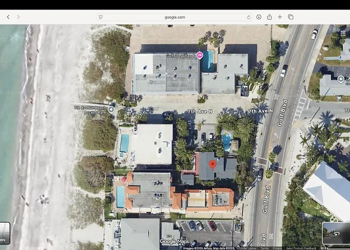 "grove" Historic Beachside Apartment