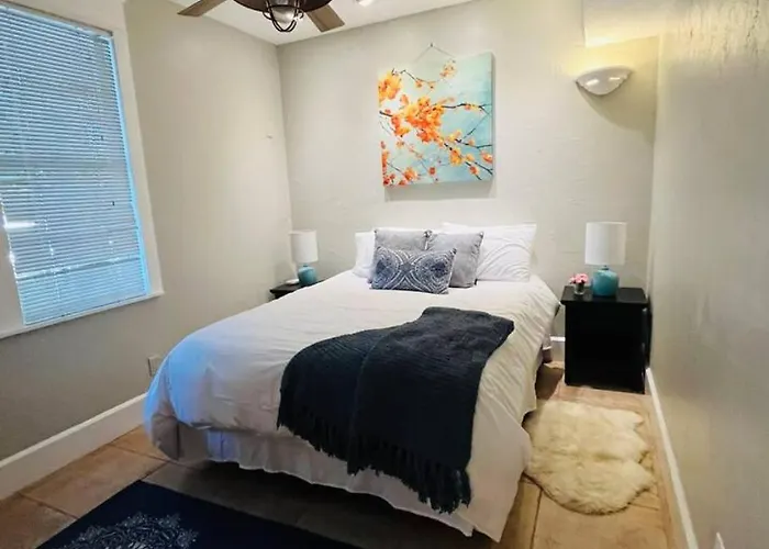 "grove" Historic Beachside *