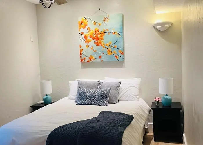 "grove" Historic Beachside Apartment *