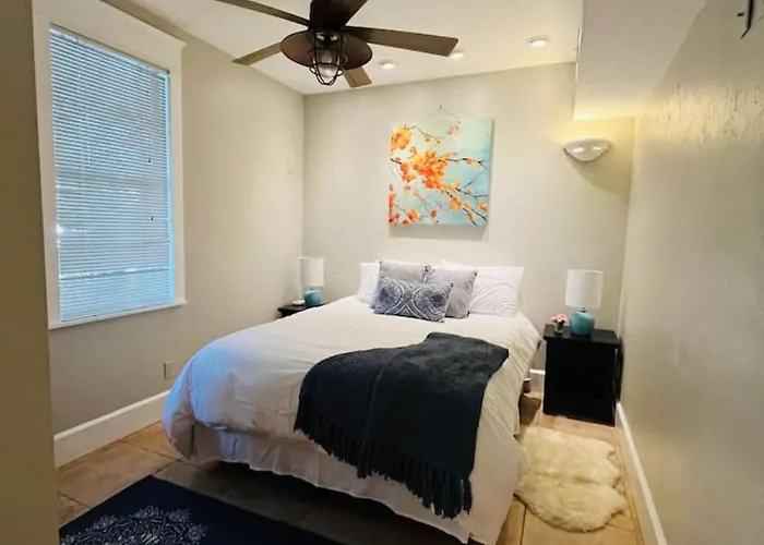 Apartment "grove" Historic Beachside Clearwater Beach